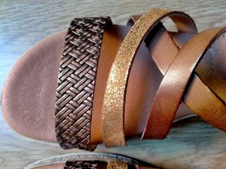 Sandalias Marila Marrones y Doradas