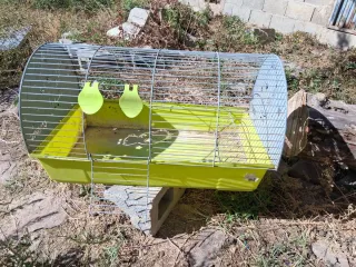 Jaula conejos/cobayas con separador heno