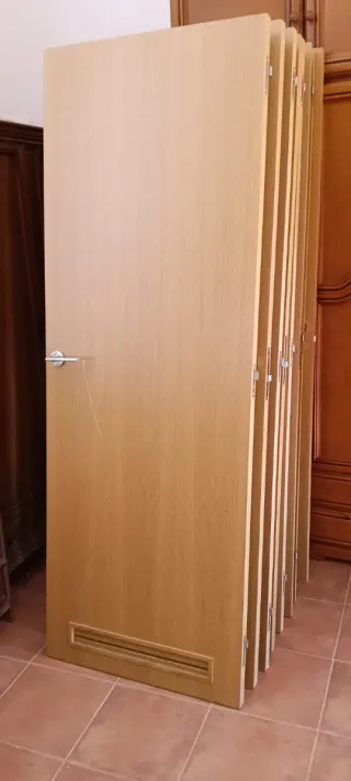 8 Puertas Madera Semi-Nuevas