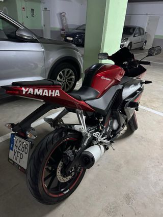 Yamaha YZF R125 ABS.