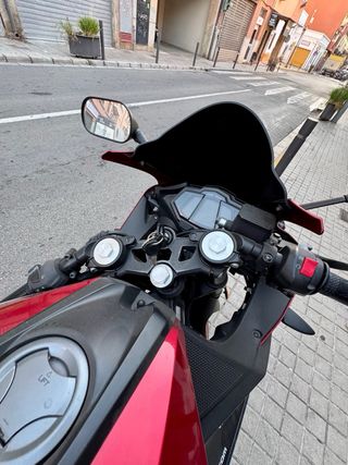 Yamaha YZF R125 ABS.