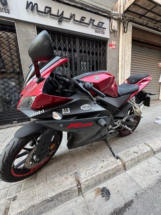 Yamaha YZF R125 ABS.