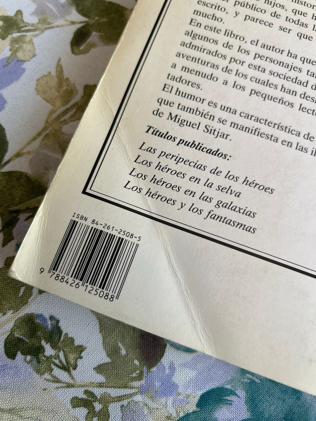 Los héroes y los fantasmas