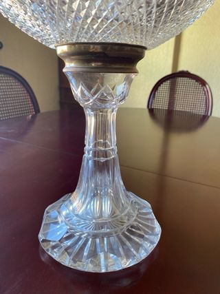 Jarrón de cristal tallado