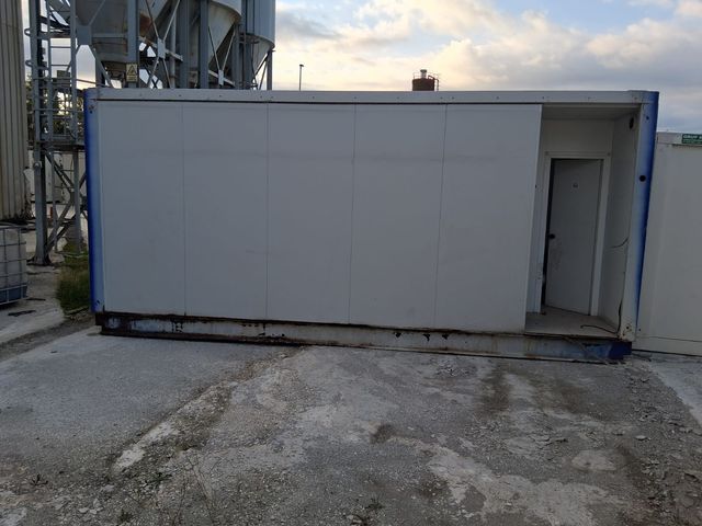 Caseta prefabricada con WC