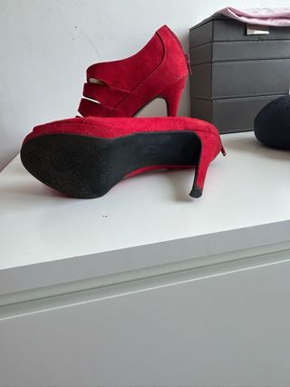 Scarpe rosse aperte n. 39