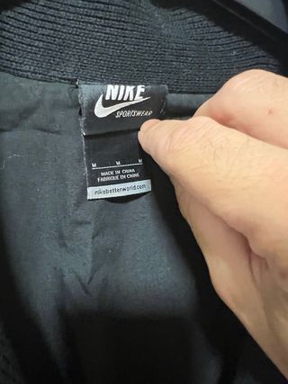 Cárdigan Nike Negro con Rayas Grises