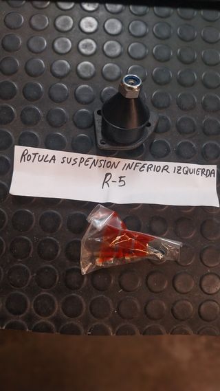 Rótula de suspension de coche clásico.

