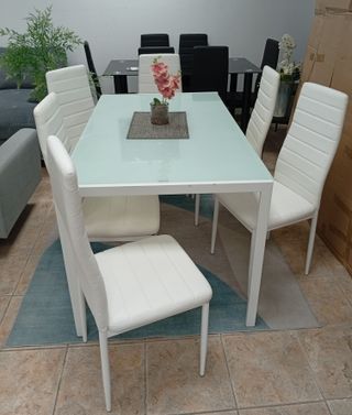 Mesa en Cristal + (6) Sillas Blancas. ¡EN REBAJA!
