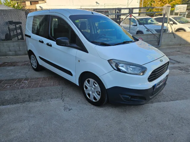 Ford Transit Courier 2016