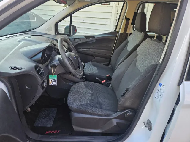 Ford Transit Courier 2016