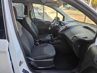 Ford Transit Courier 2016