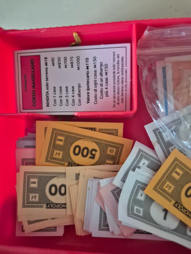 Monopoli versione classica in formato tascabile