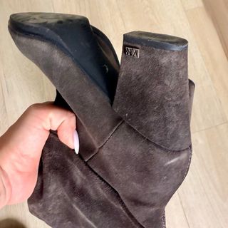 Botas altas, ante gris / piel interior, talla 37