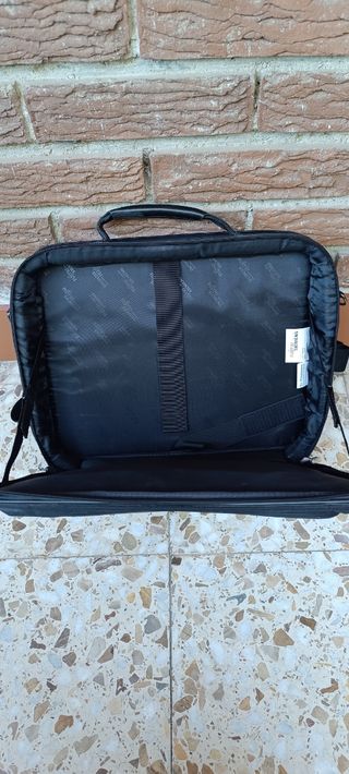 Funda portátil Fujitsu Siemens negra
