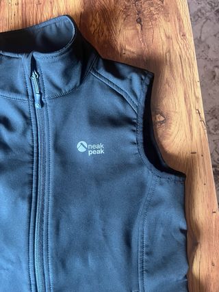 Chaleco técnico Neak Peak negro
