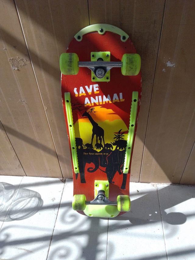 monopatín con funda