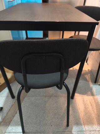 Mesa de comedor Ikea madera oscura