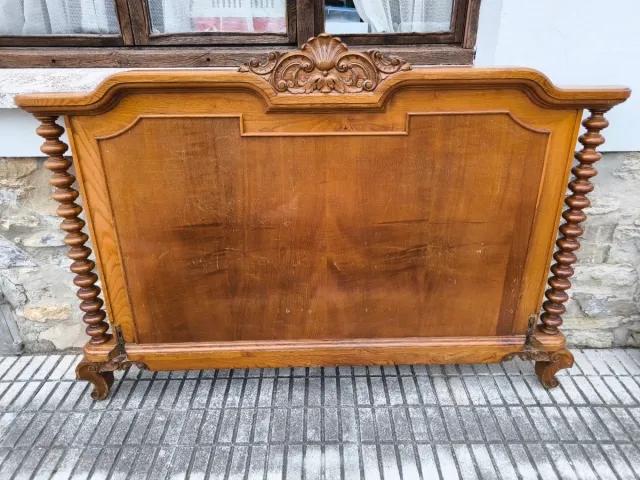 Cómoda, cabecero y 2 mesitas vintage de castaño