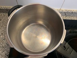 Olla a Presión Magefesa