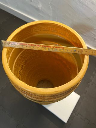 Vaso portaombrelli in metallo e resina
