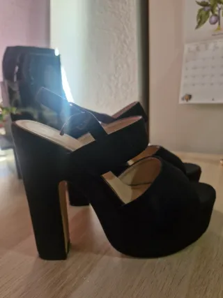 Zapatos de tacón ancho negros talla 39