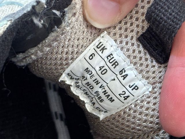 Balenciaga Triple S Talla 40 Beige/Negro