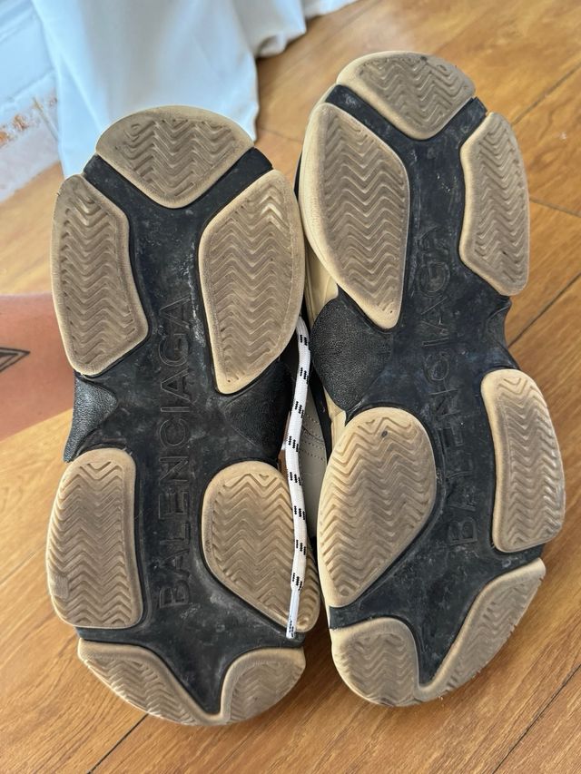 Balenciaga Triple S Talla 40 Beige/Negro