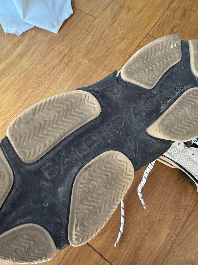 Balenciaga Triple S Talla 40 Beige/Negro