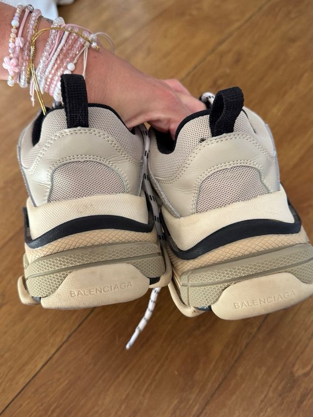 Balenciaga Triple S Talla 40 Beige/Negro