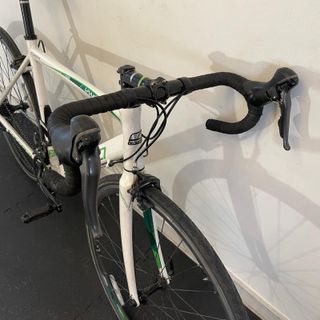 Bicicleta Carretera Carrera Vanquish Blanca