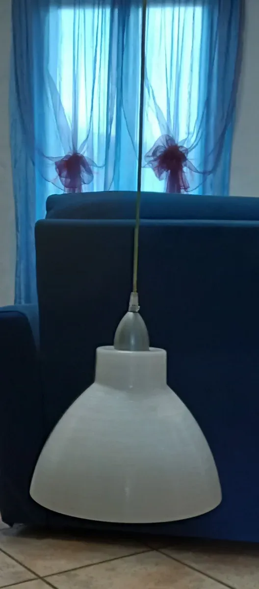 Lampadario a campana bianco