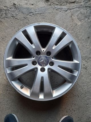 Llanta Mercedes 220