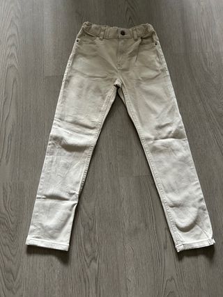Pantalones beige para niño