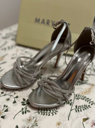 Zapatos de tacón Marypaz plateados