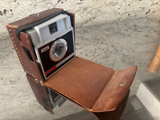 Cámara Kodak Instamatic 104 Outfit