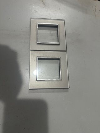 2 Marcos Cristal Gris Livolo simples 