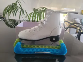 Patines Hielo Blancos Talla 33 y 2 pares de protec