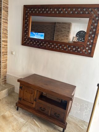 Mesa de entrada con espejo