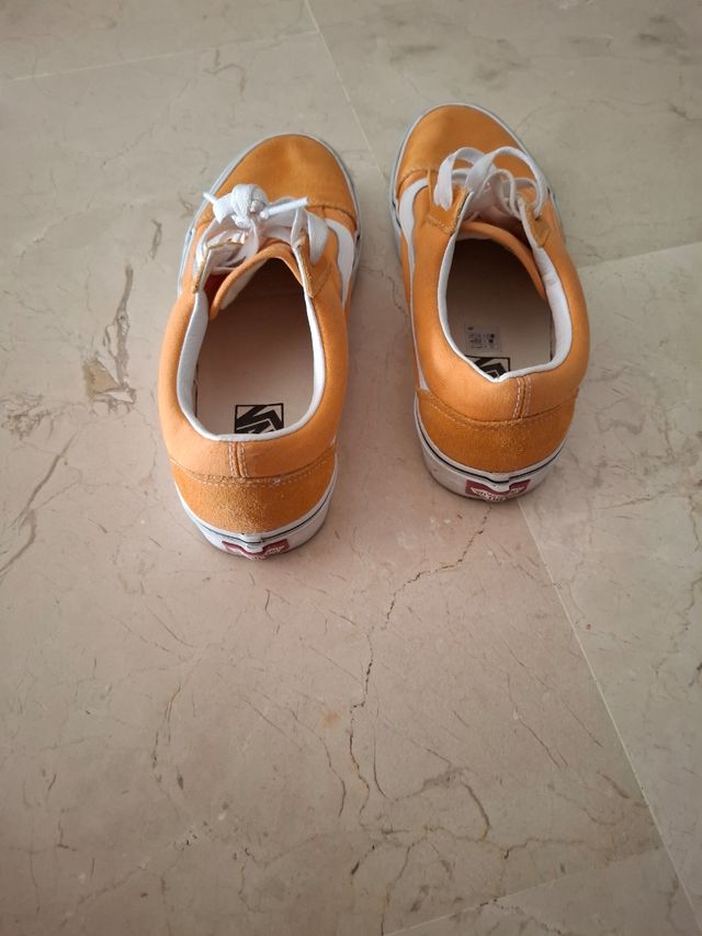 Vans color mostaza Talla 40.5