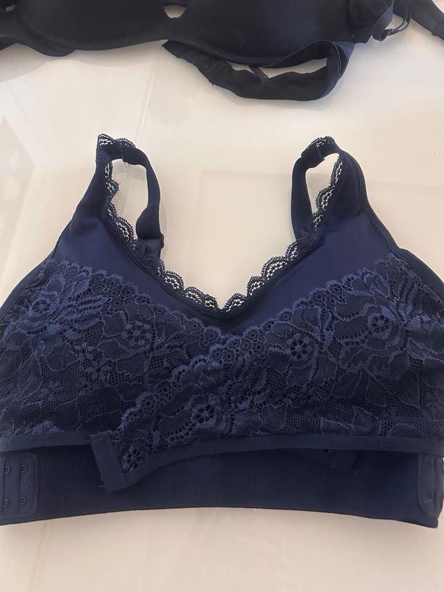 Sujetador con encaje azul 