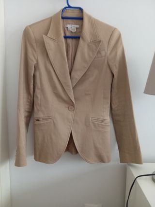 Blazer Zara Beige Mujer Talla m.Da poca talla.
