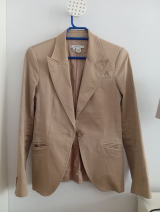 Blazer Zara Beige Mujer Talla m.Da poca talla.