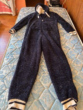 Mono pijama azul con plata