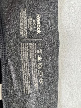 Mallas deportivas Reebok negras y grises