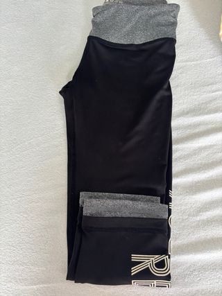 Mallas deportivas Reebok negras y grises