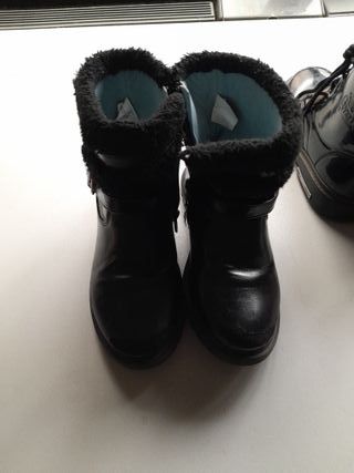 Botines niña charol negros