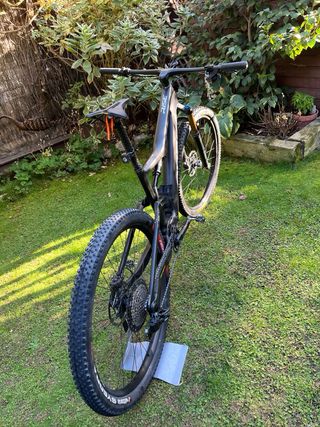 Orbea Rise M15 Carbono+  Kashima Edición Limitada

