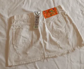 Mini gonna bianca strappata. Misure come da foto