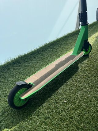 Patinete infantil verde y negro